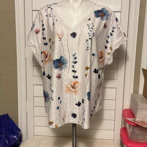 SHEIN White Floral Short Sleeve Top